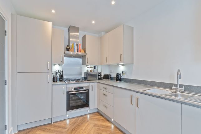 27 Deepwater Drive, Newport photo 2