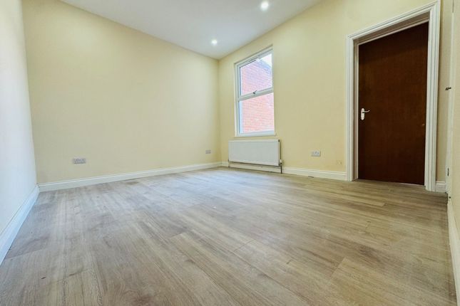 173, Boundary Road, London photo 3