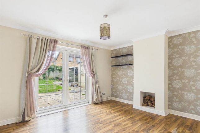 89, Churchfield, Harlow photo 2