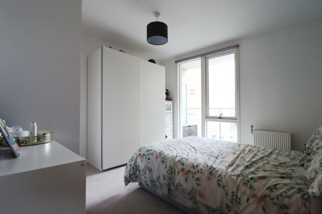 Flat 14, Stour House, Kidwells Close, Maidenhead photo 4