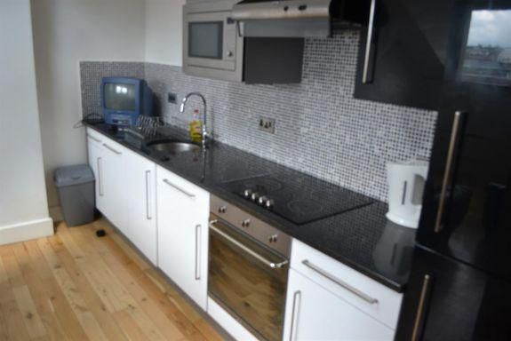Apartment 13 centenerary House , Bridge street, Bradford photo 4