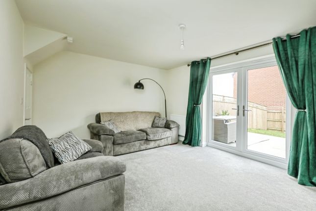 19, Sandpiper Drive, Doncaster photo 3