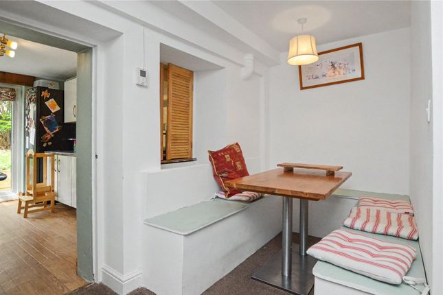 10, Highfield Lane, Leeds photo 4