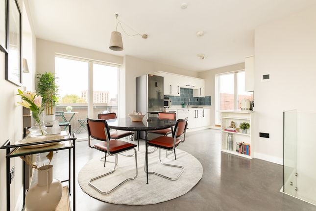 Flat Apartment 10, 2 - 4, Bevington Road, London photo 2