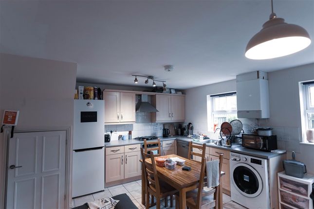 Room in 18, Wright Way, Bristol photo 4