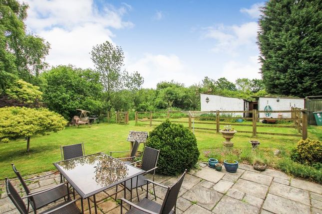 Willows End, 19 Bridle Lane, Lower Hartshay, Derbyshire, 3Rq. DE5, 3 ...