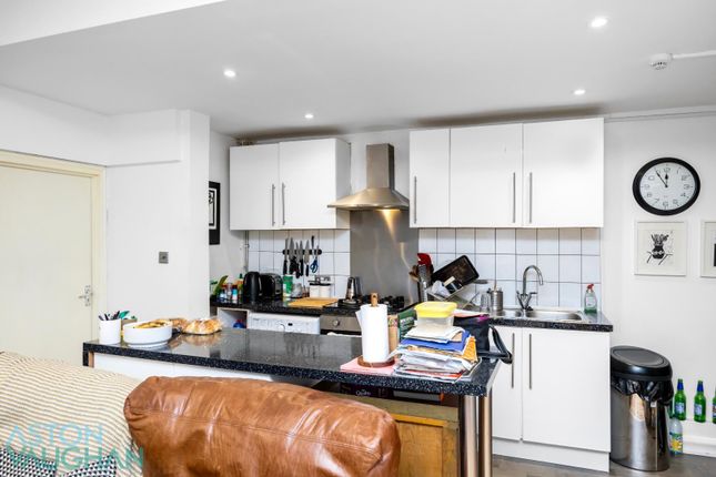 Flat for sale in Cambridge Road, Hove