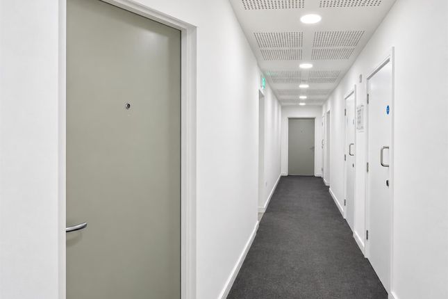 8 Springwell Apartments, Colnebank Drive, Hertfordshire photo 4