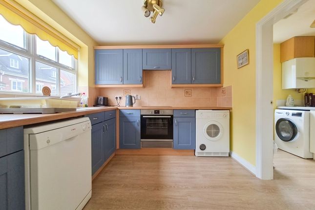 27, Fenby Gardens, Scarborough photo 2