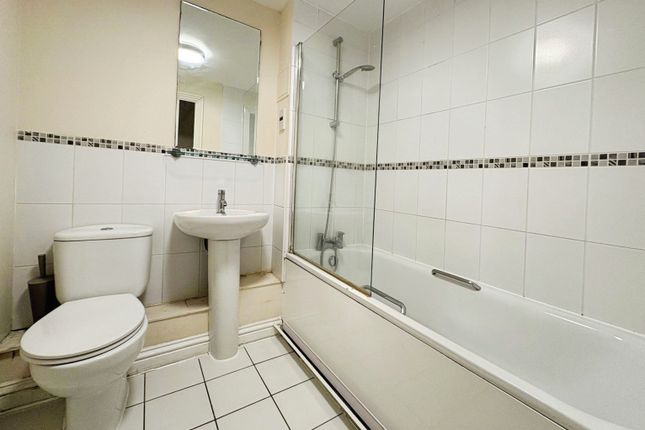 23 Howard Court,, Tudor Way, Woking photo 5