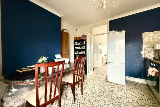 33, Commercial Road, Westcliff-On-Sea photo 4