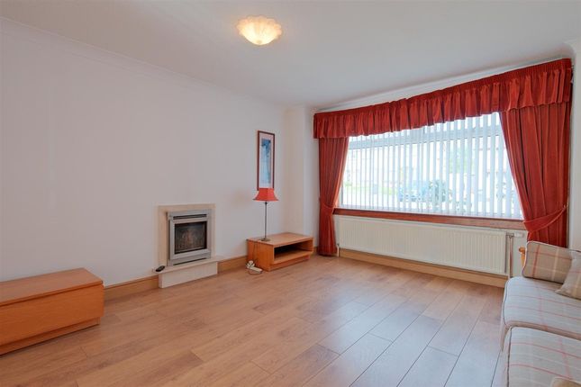 64, Mossdale Gardens, Hamilton photo 2