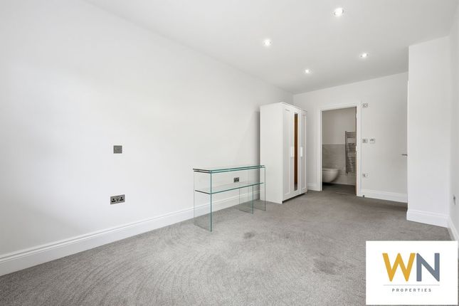 Flat 2, 32 Rayleigh Road, Brentwood photo 4