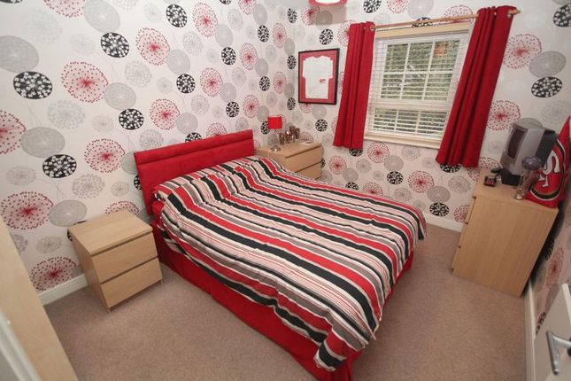 Apartment 10, 3, Paperhouse Close, Rochdale photo 4