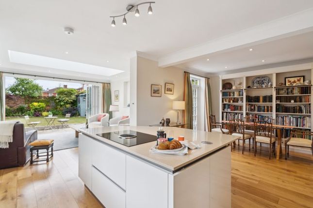 Fishermans Retreat, 19 St Peter Street, Marlow photo 2
