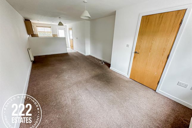 5, Holywell Drive, Warrington photo 2