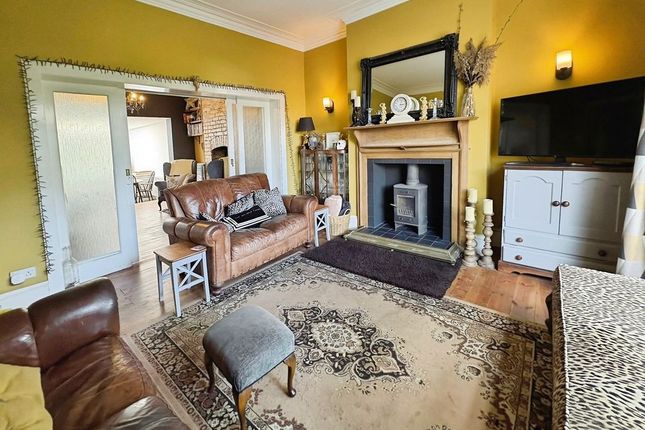 37, Hillcrest, Whitley Bay photo 3