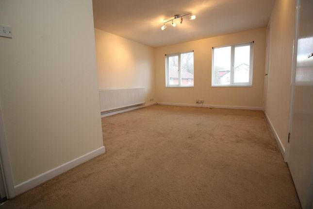 21, St. Andrews Road, Crawley photo 2