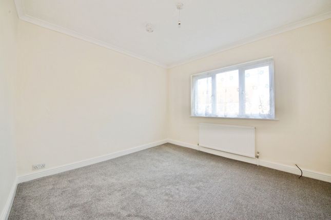 29, Birkbeck Road, Essex photo 3