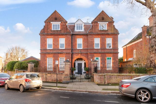 Thumbnail Flat for sale in Hampstead Hill Gardens, Hampstead