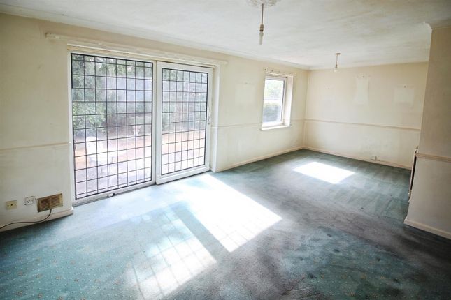 62, Springfield Road, Leeds photo 4
