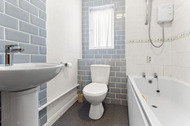73 Wordsworth Drive, Eastbourne photo 4