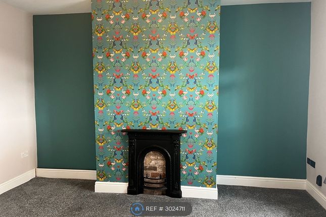 Queens Park Road, Heywood photo 3