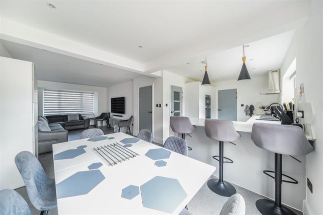 9, Cedar Avenue, Ruislip photo 3