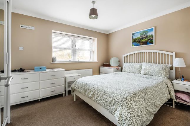 51A, Links Road, Ashtead photo 4