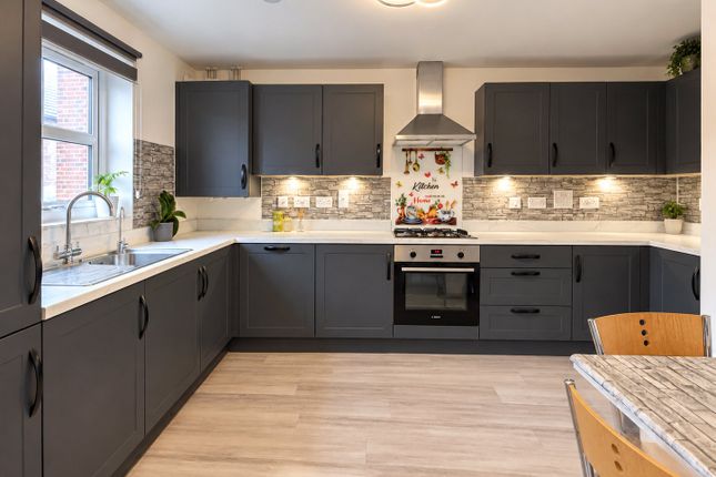 23, Farmers Road, Wokingham photo 3