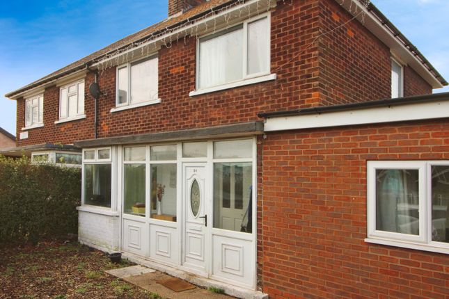14, Gloucester Avenue, Scunthorpe photo 2
