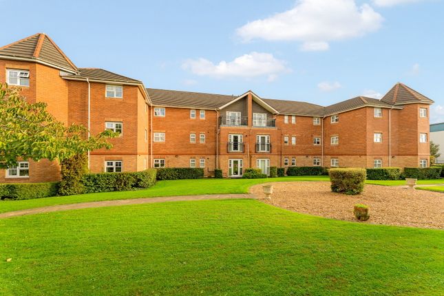 2-bed flat on The Rowans,Apartment 11, Hampton Court Way, Widnes, £150,000