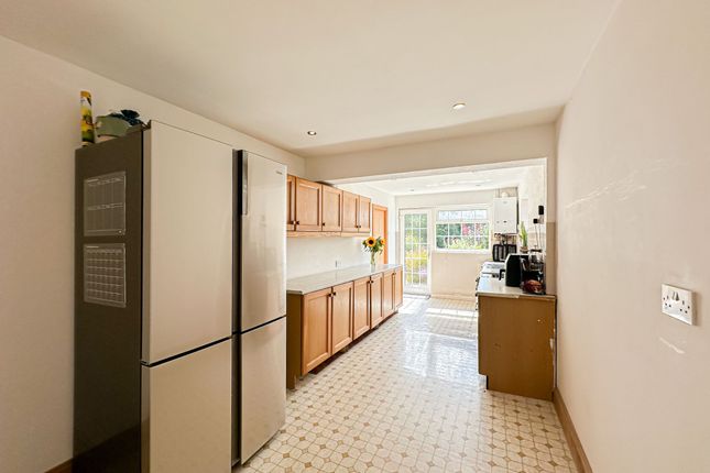 4 Chestnut Close, Wirral photo 2