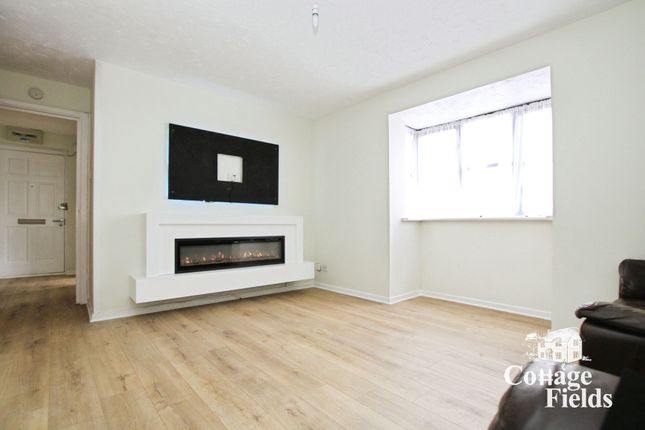 13 Somerset Gardens, London photo 2