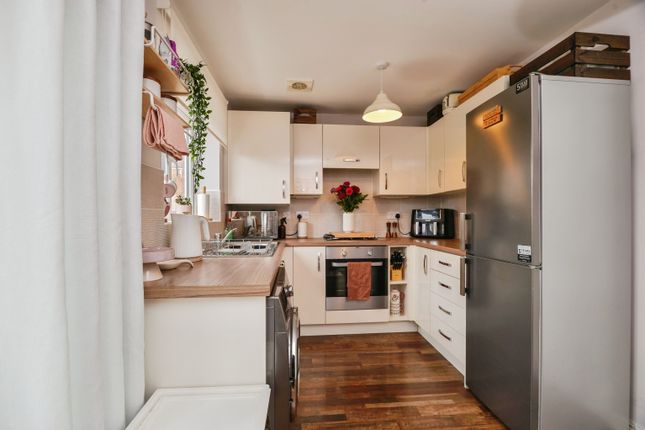 19, Claydon Avenue, Middlesbrough photo 3