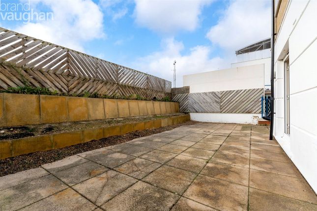 Flat 40 Neptune Court,, The Strand, Brighton photo 5