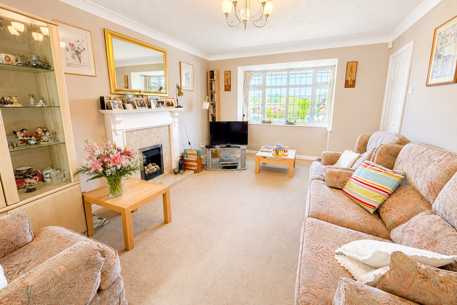7, Burghley Walk, Brierley Hill photo 2
