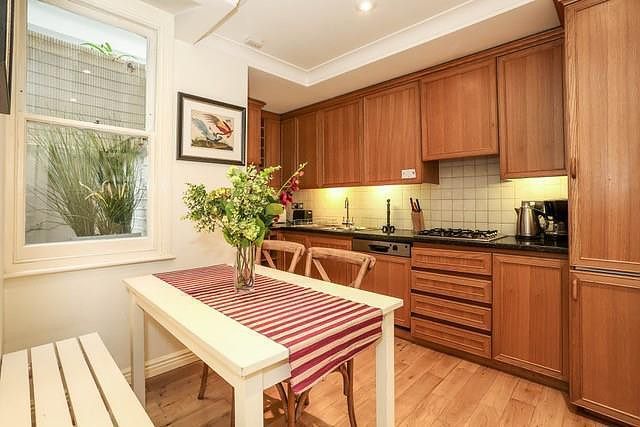 Flat 20, 48a Harrington Gardens, London photo 2