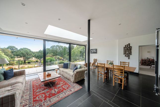 Oaklands, Shirley Holms, Lymington photo 4