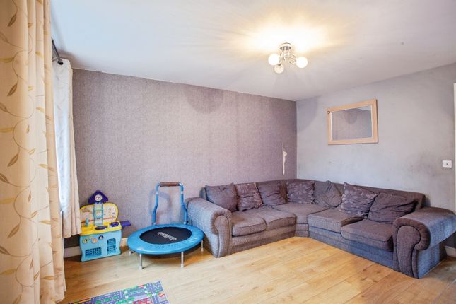 58, Kingfisher Drive, Barnsley photo 3