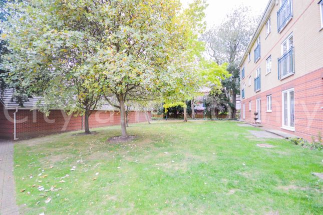 Flat for sale in Thorpe Road, Longthorpe, Peterborough