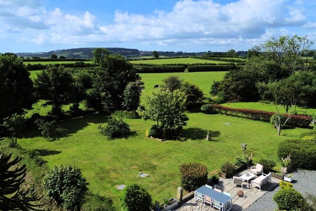 Down House Farm,The Parlour, Mill Hill Lane, Tavistock photo 2