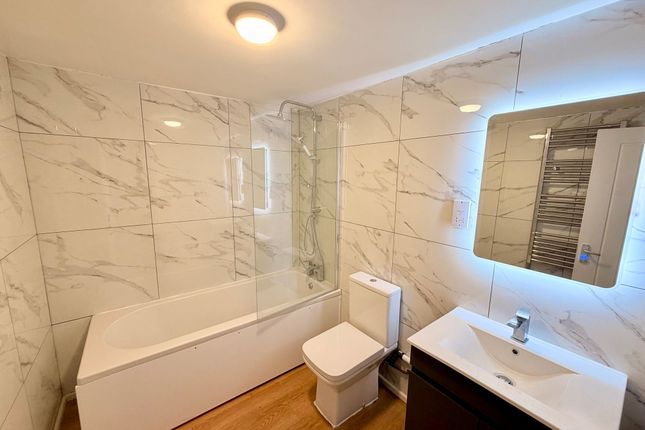 8a Deerpark Road, Manchester photo 3