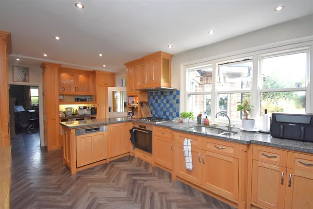 Ashville Farmhouse, Wetherby Road, York photo 4