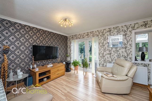 16 Unsworth Avenue, Manchester photo 2