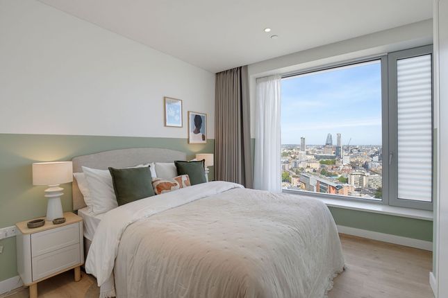 2407, Lumina House, Elephant & Castle, SE1, London photo 4