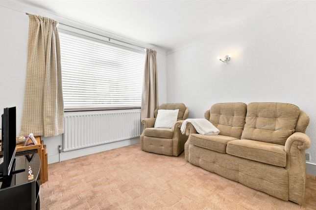 6, Tysoe Avenue, Enfield photo 2