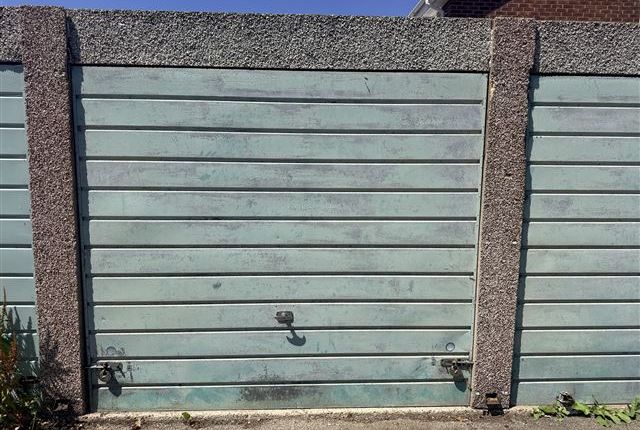 Garage, Vancouver Road Durrington, Worthing photo 4