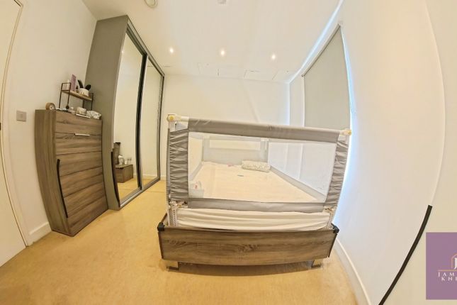 Flat 5 Camellia Apartments 87, Hilltop Avenue, Greater London photo 4