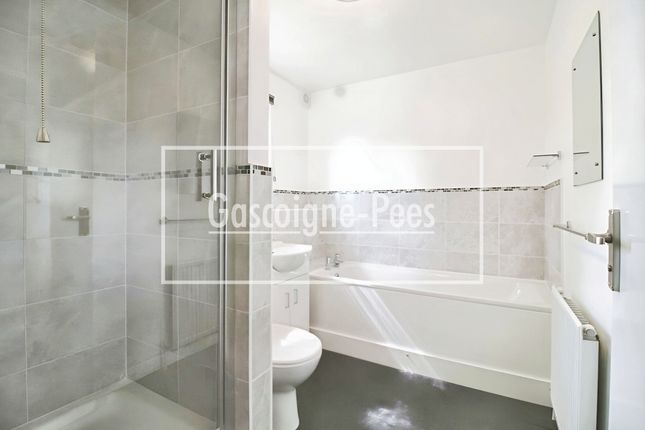 132, East Molesey photo 4